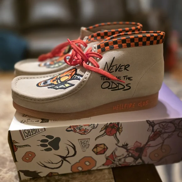 Clarks Originals Wallabee Evo "Hellfire Club" boots in dark sand suede - Picture 4 of 6